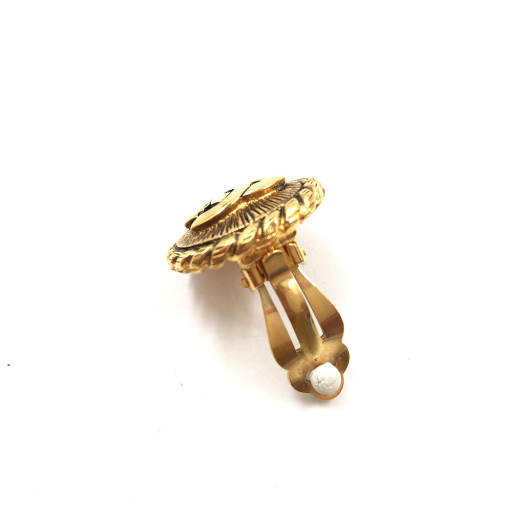 Orecchini a clip Chanel placcati oro con logo CC