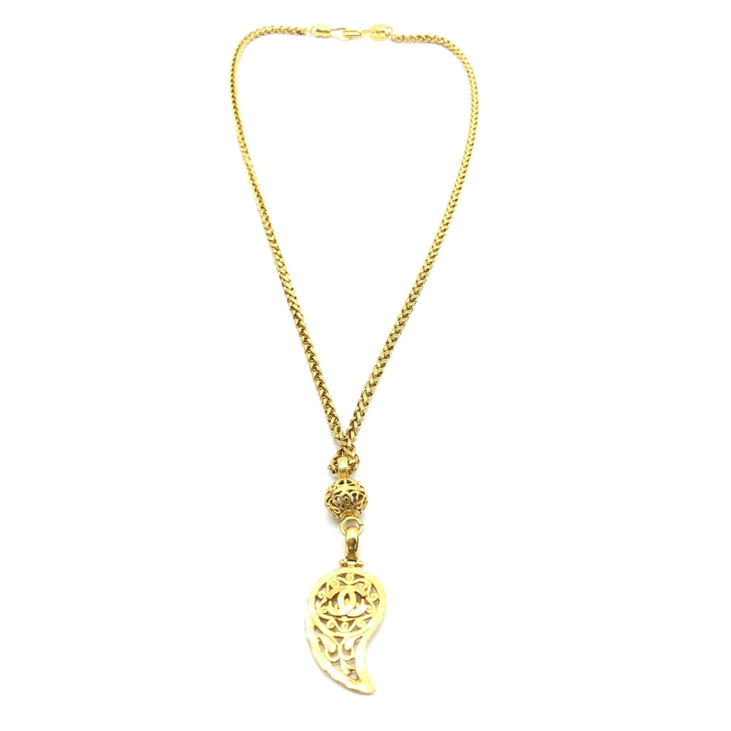 Collana Chanel placcata oro con logo Coco