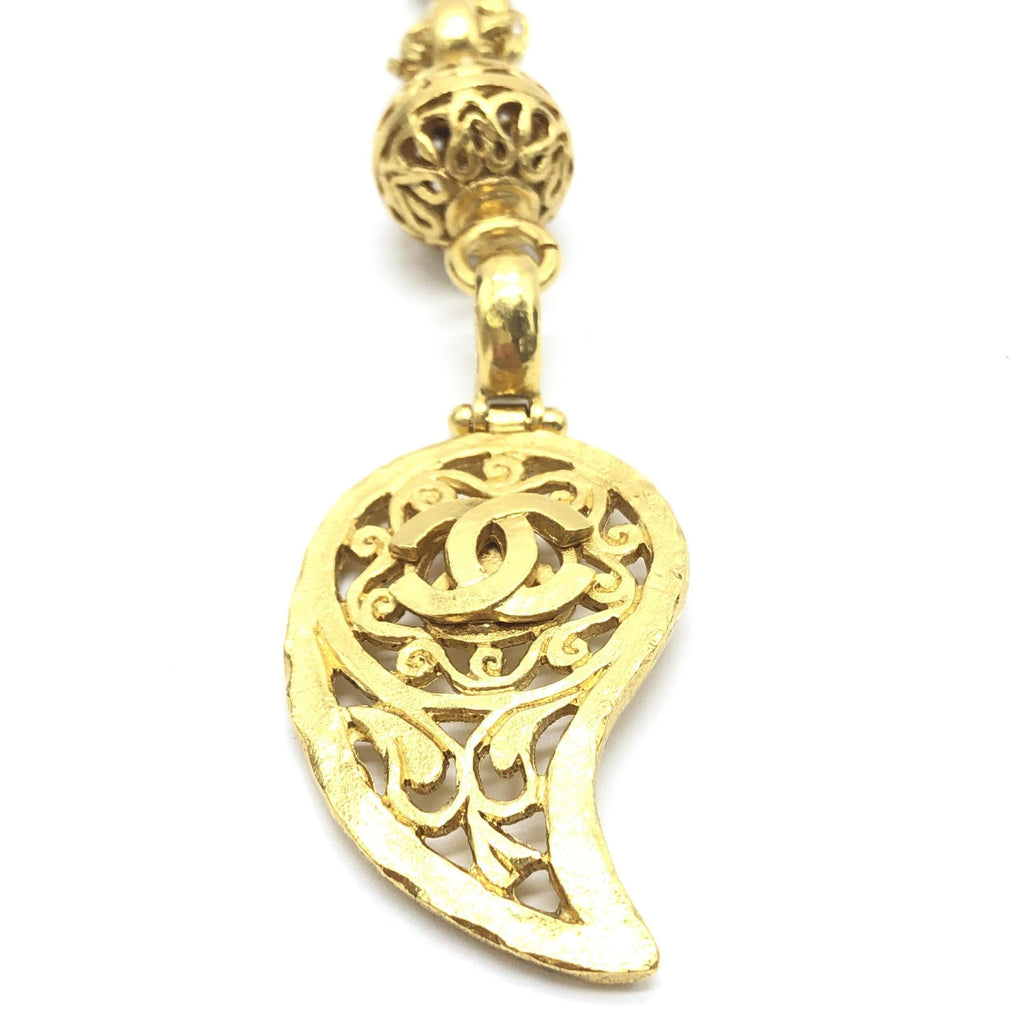 Collana Chanel placcata oro con logo Coco