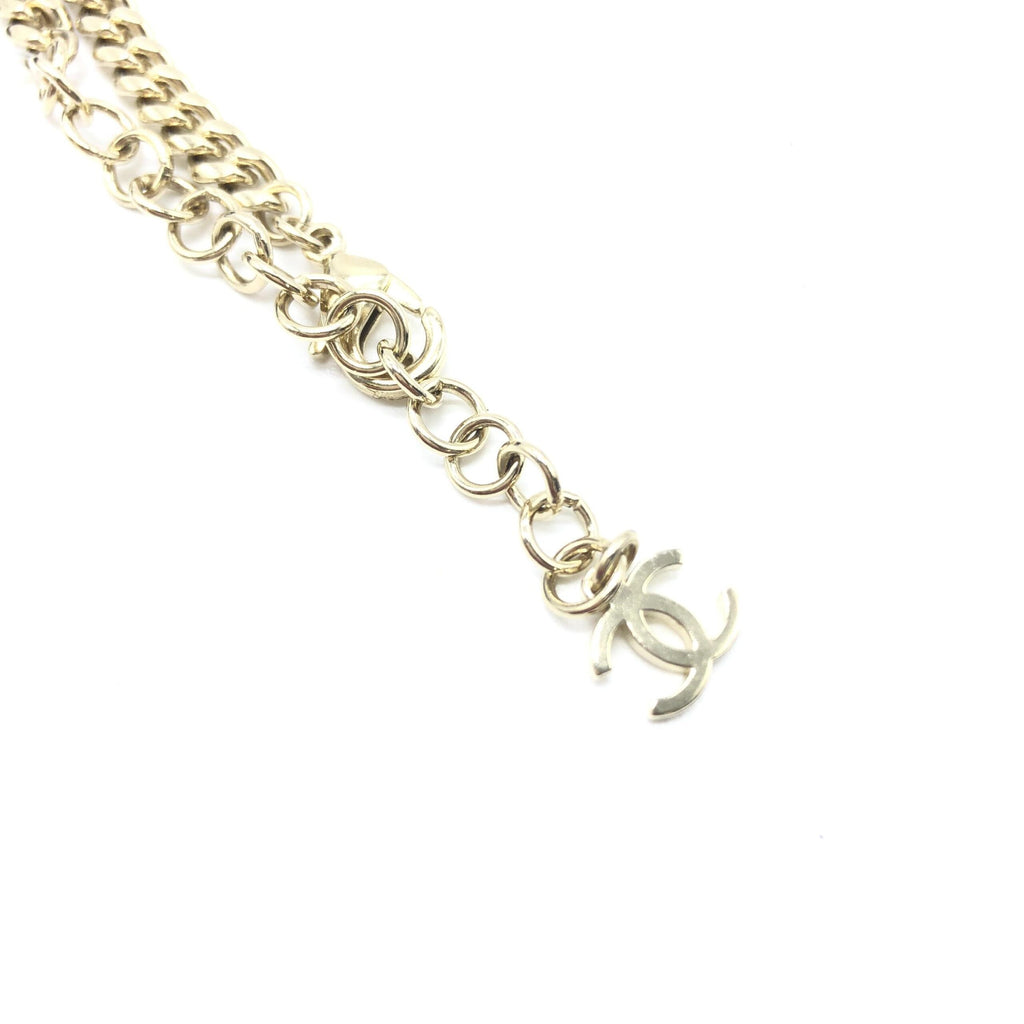 Collana Choker Chanel color oro a cuore con logo