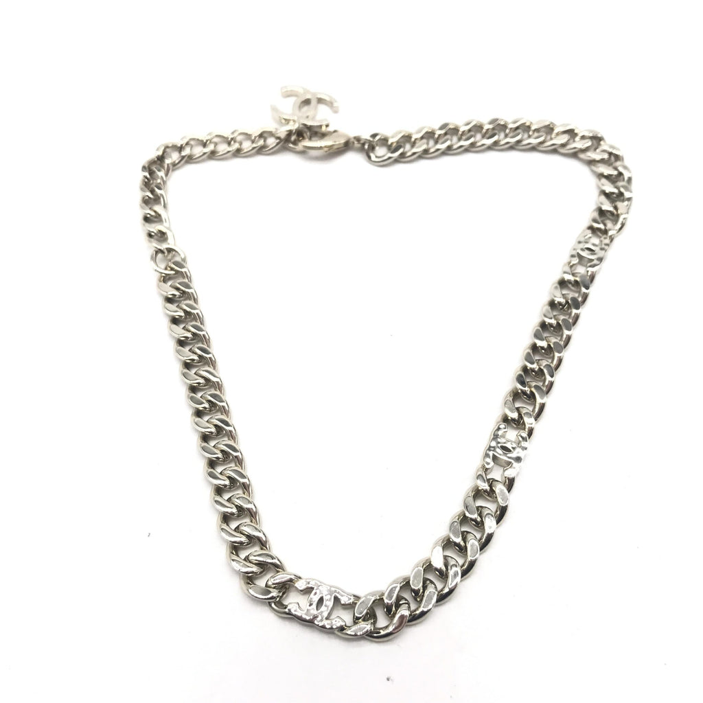 Collana Chanel a maglie grosse a catena color argento