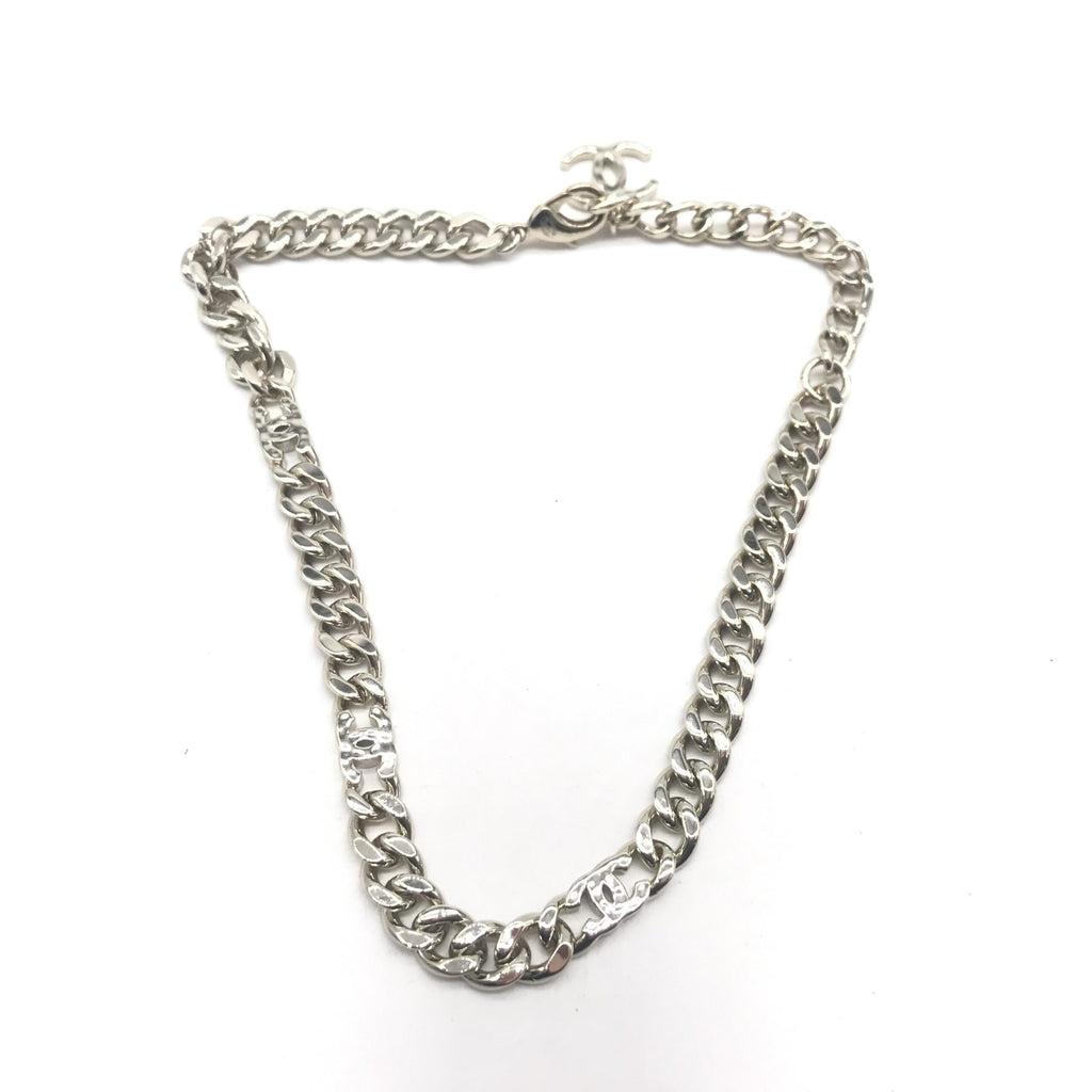 Collana Chanel a maglie grosse a catena color argento