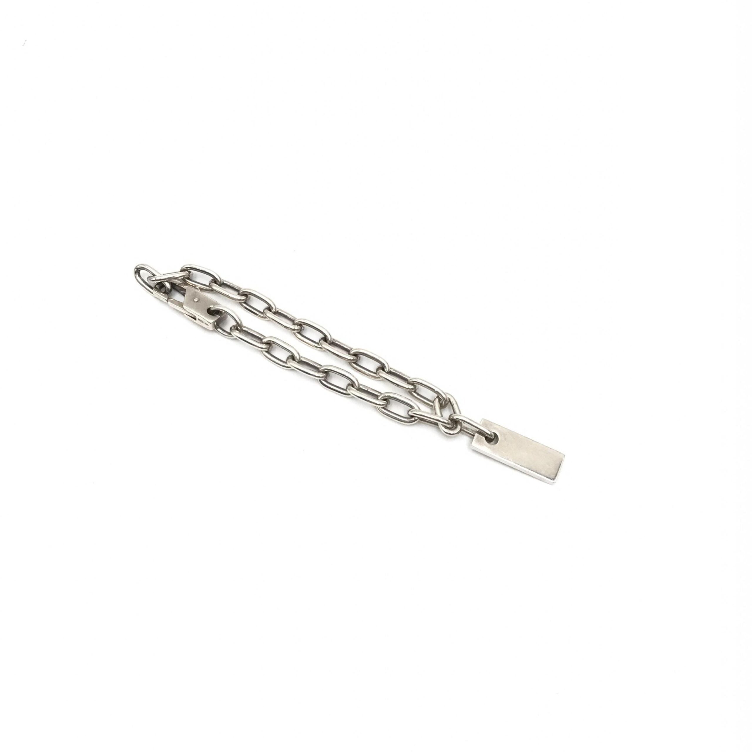 Bracciale a catena Gucci in argento sterling con placca logo