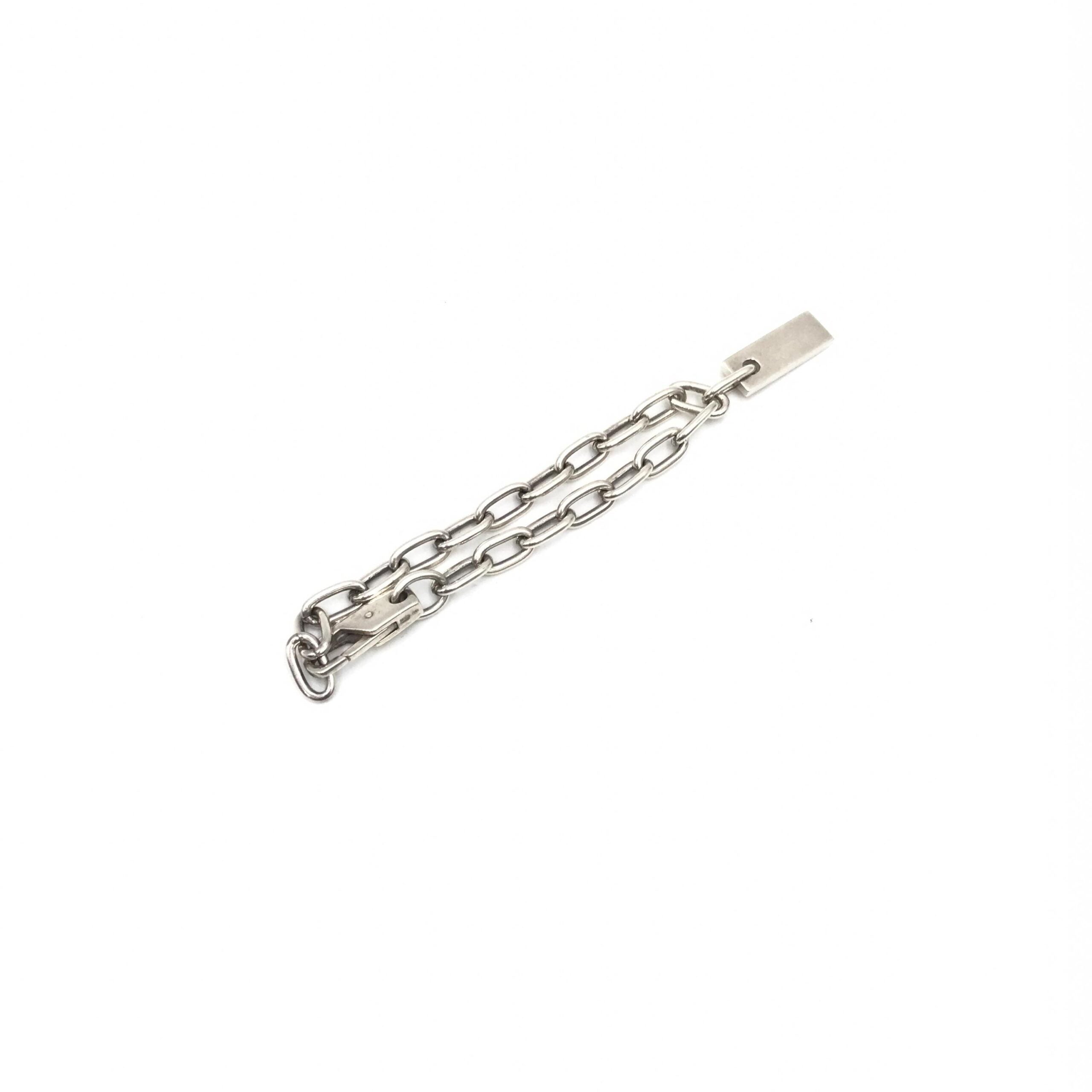 Bracciale a catena Gucci in argento sterling con placca logo