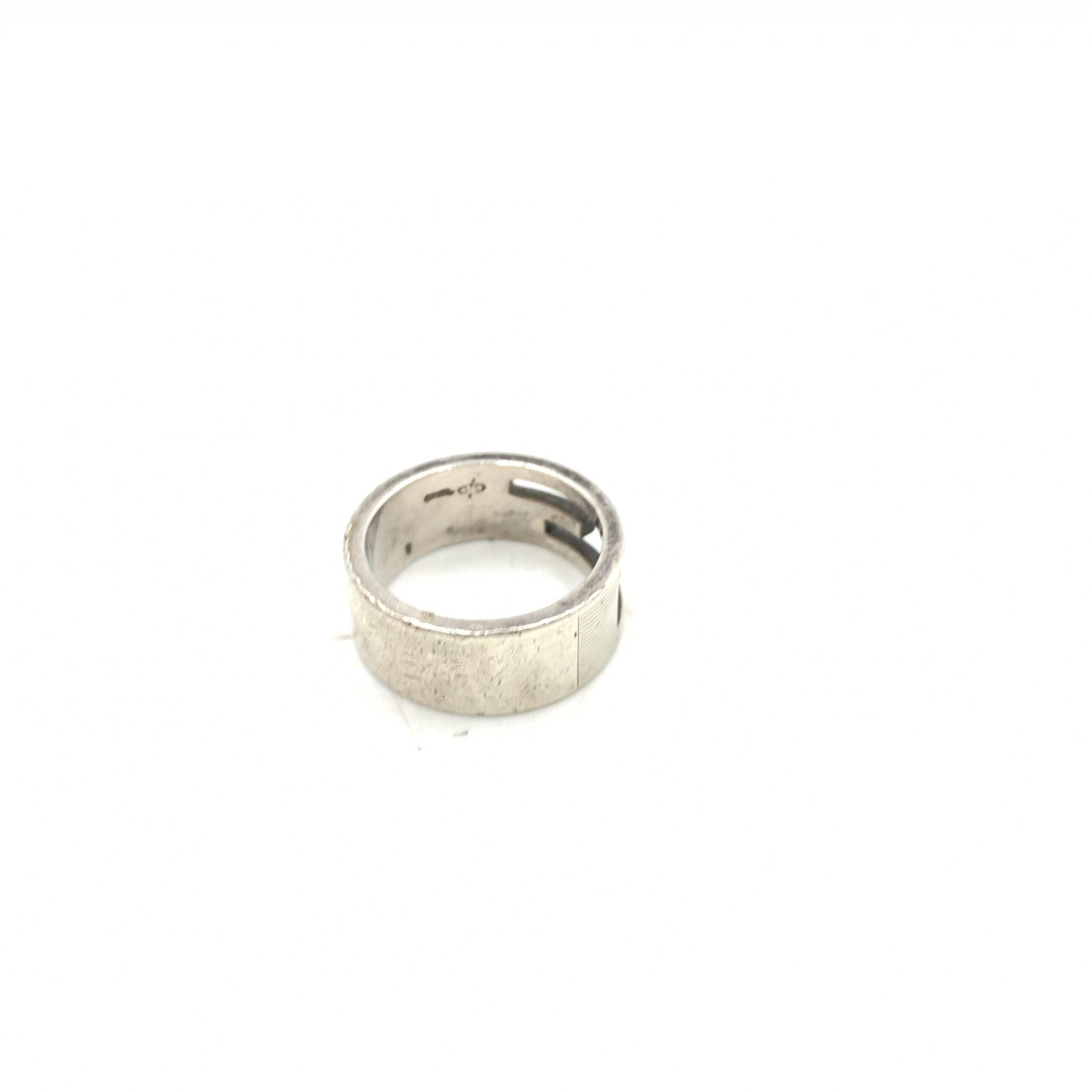Anello con logo G di Gucci
