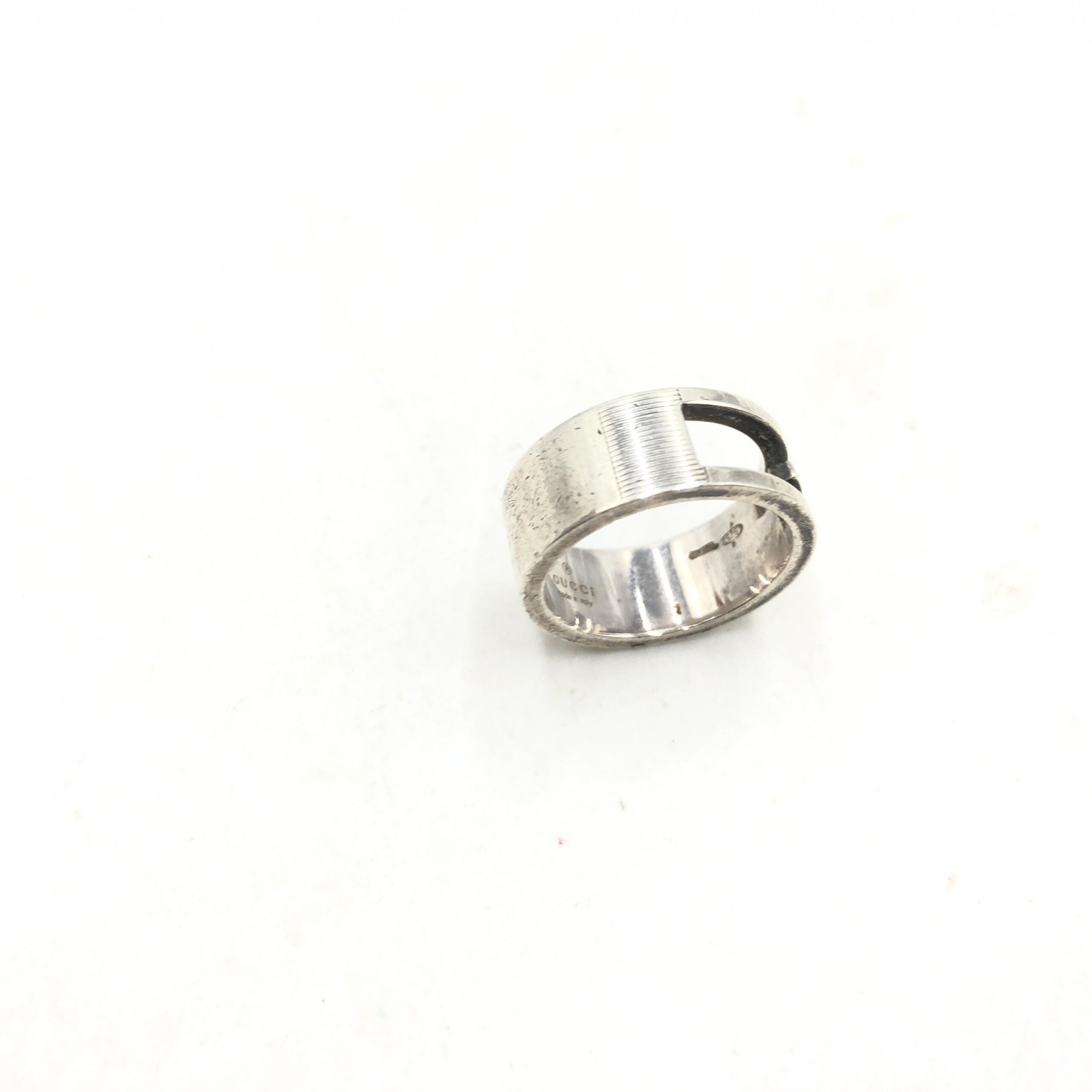 Anello con logo G di Gucci