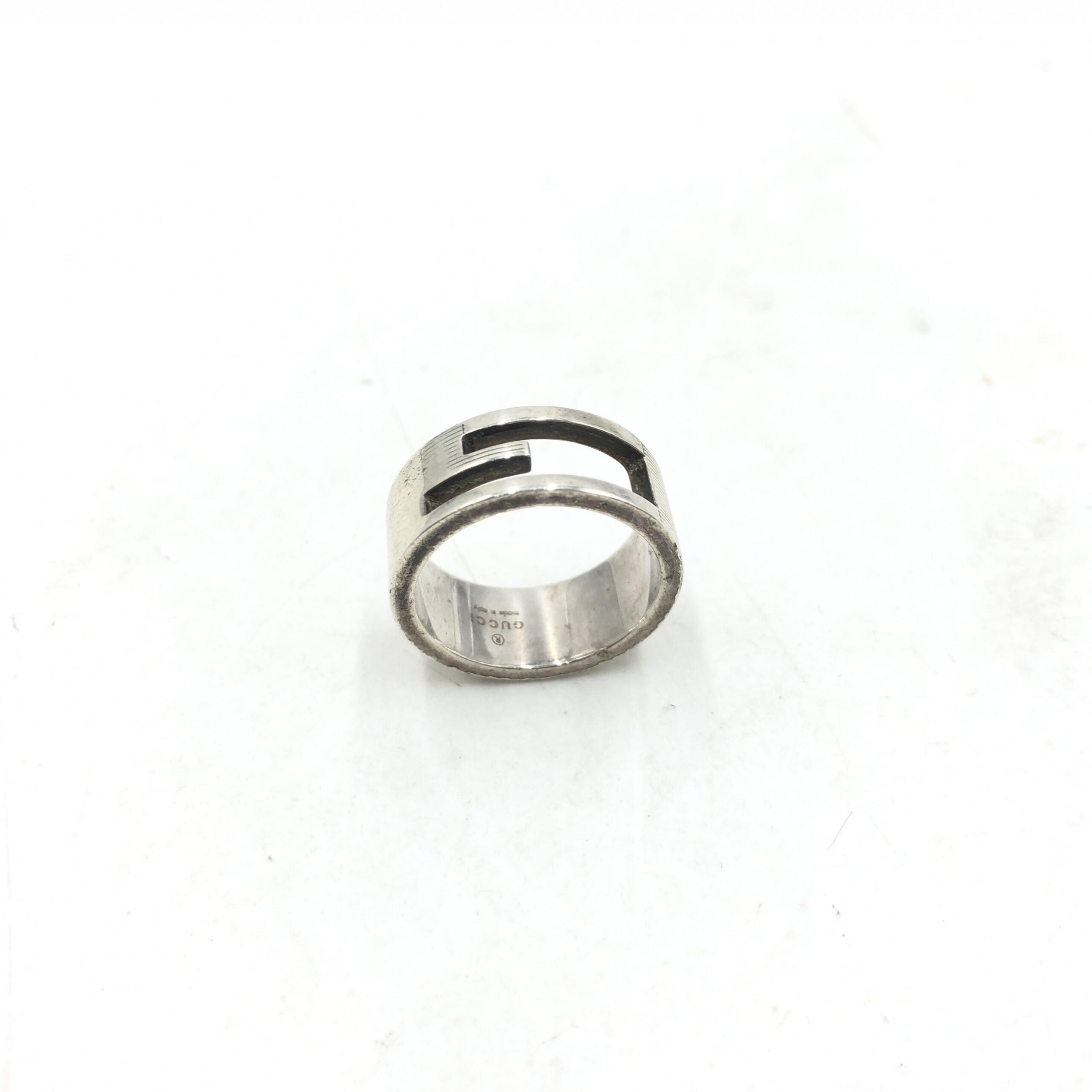 Anello con logo G di Gucci