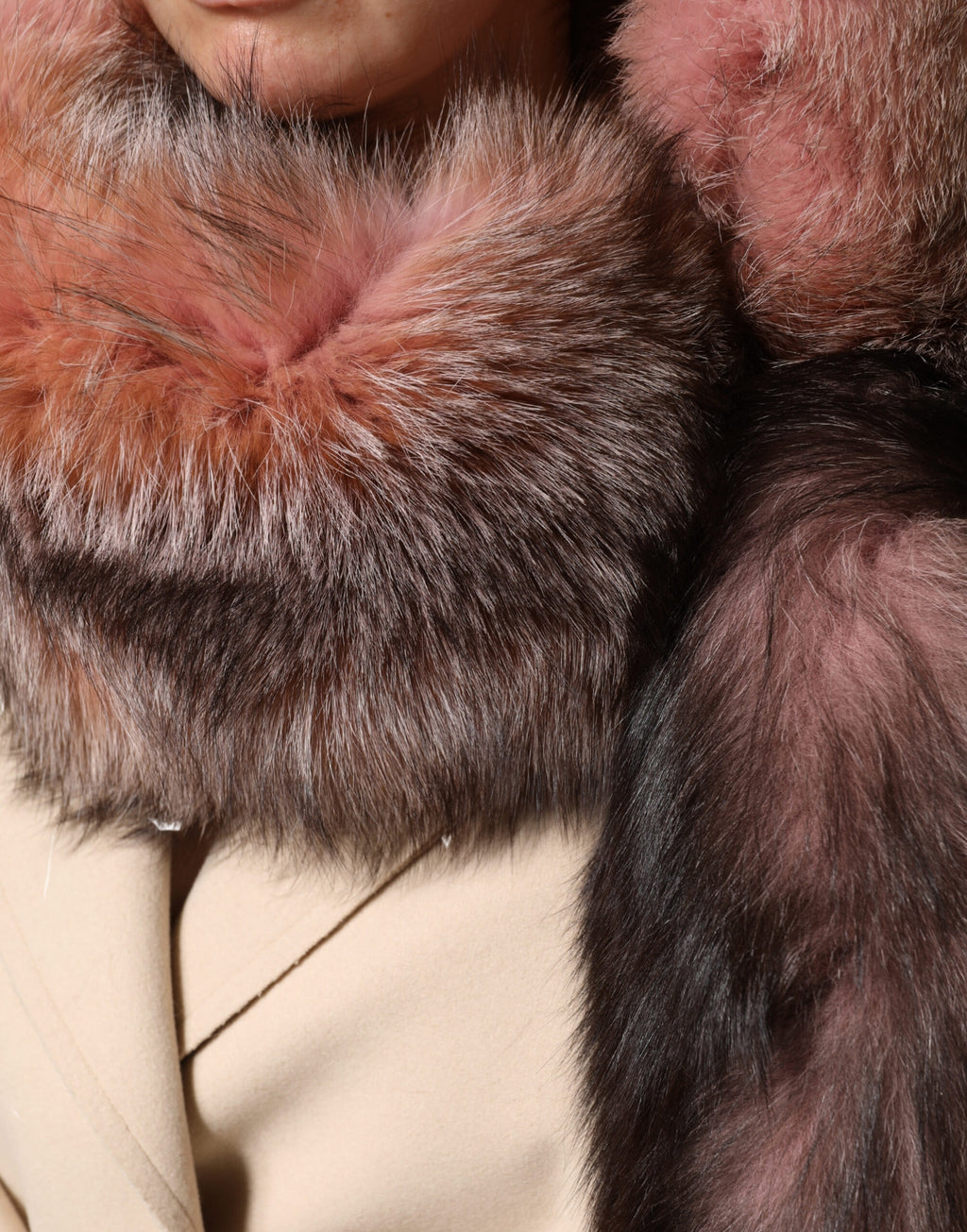 Dolce & Gabbana Pink Frost Fox Fur Neck Warmer Winter 120cm x 27cm Scarf