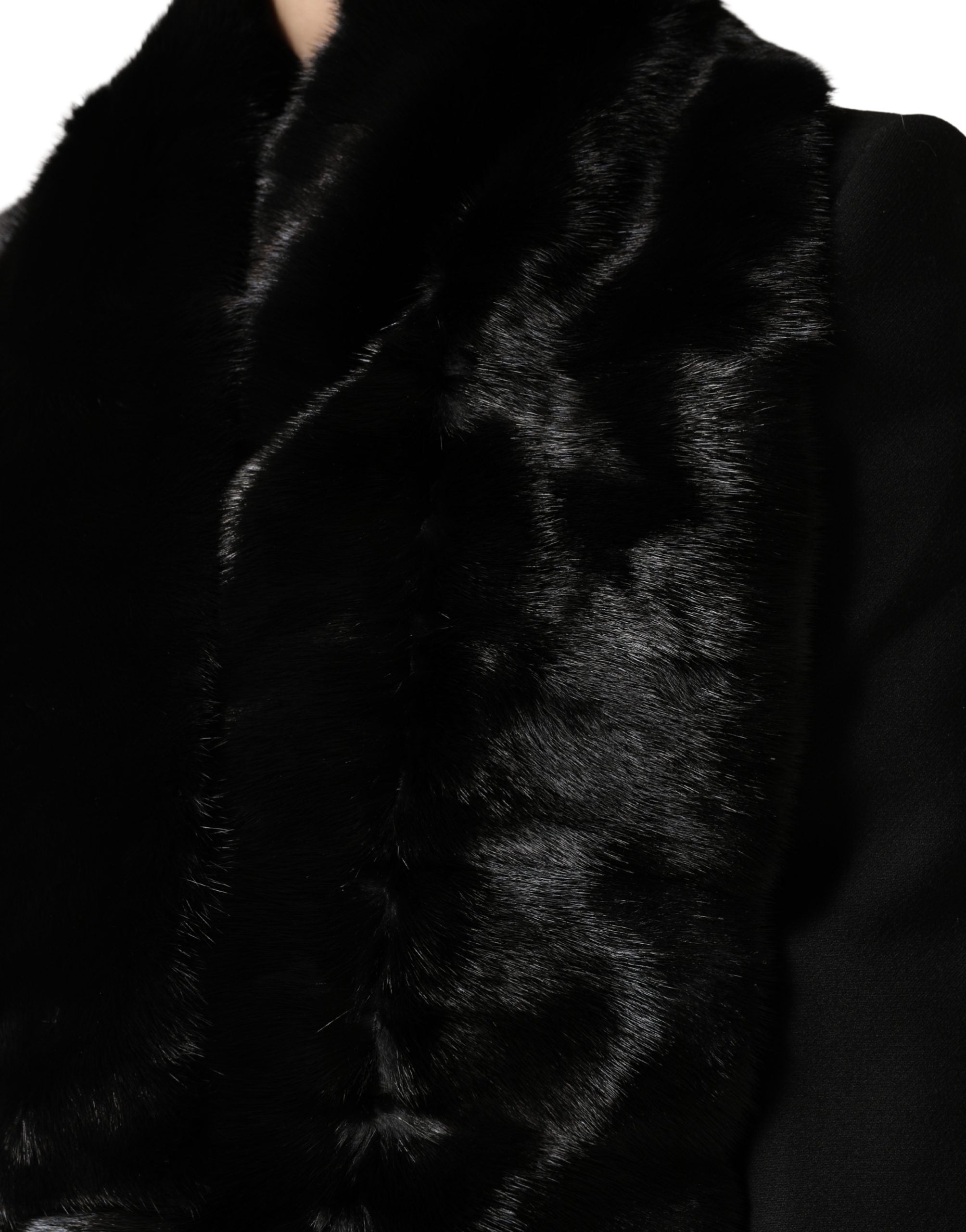 Sciarpa Dolce & Gabbana Nera in Pelliccia con Collo a Sciarpa Avvolgente