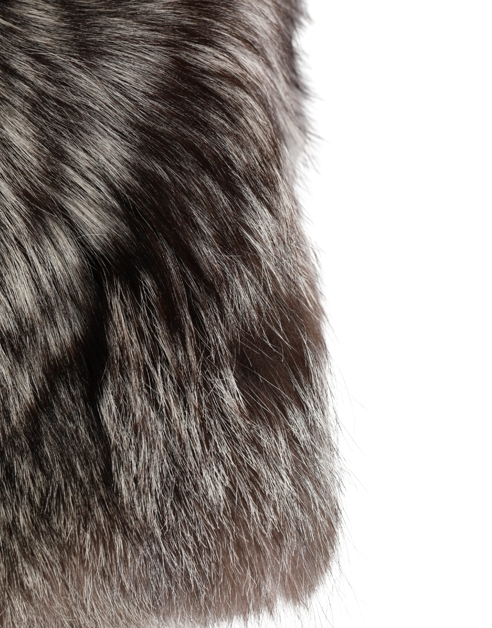 Dolce & Gabbana Cappello con Pelliccia Sintetica Marrone che Avvolge Interamente la Testa