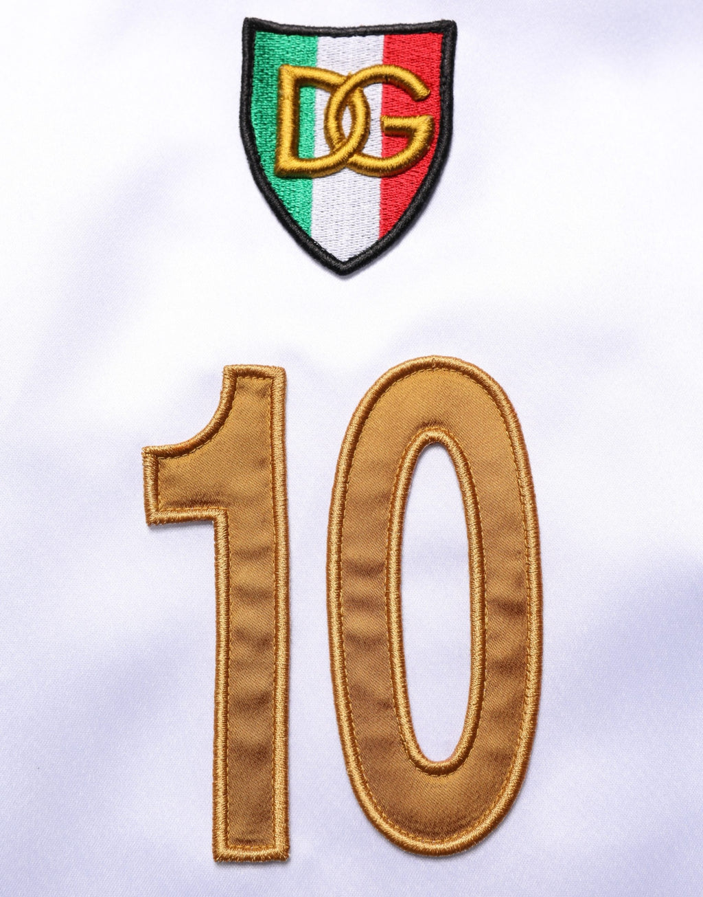 T-shirt smanicata in raso multicolor Italia DG Logo di Dolce & Gabbana
