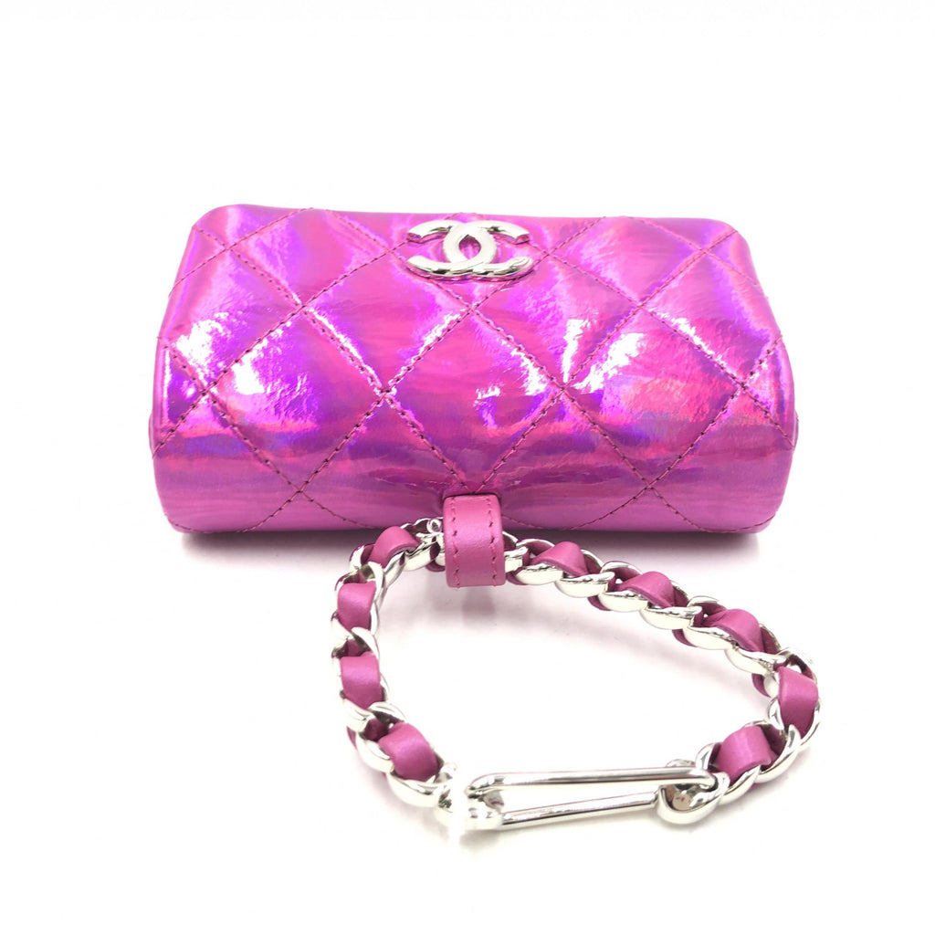 Pochette Chanel in pelle trapuntata rosa iridescente
