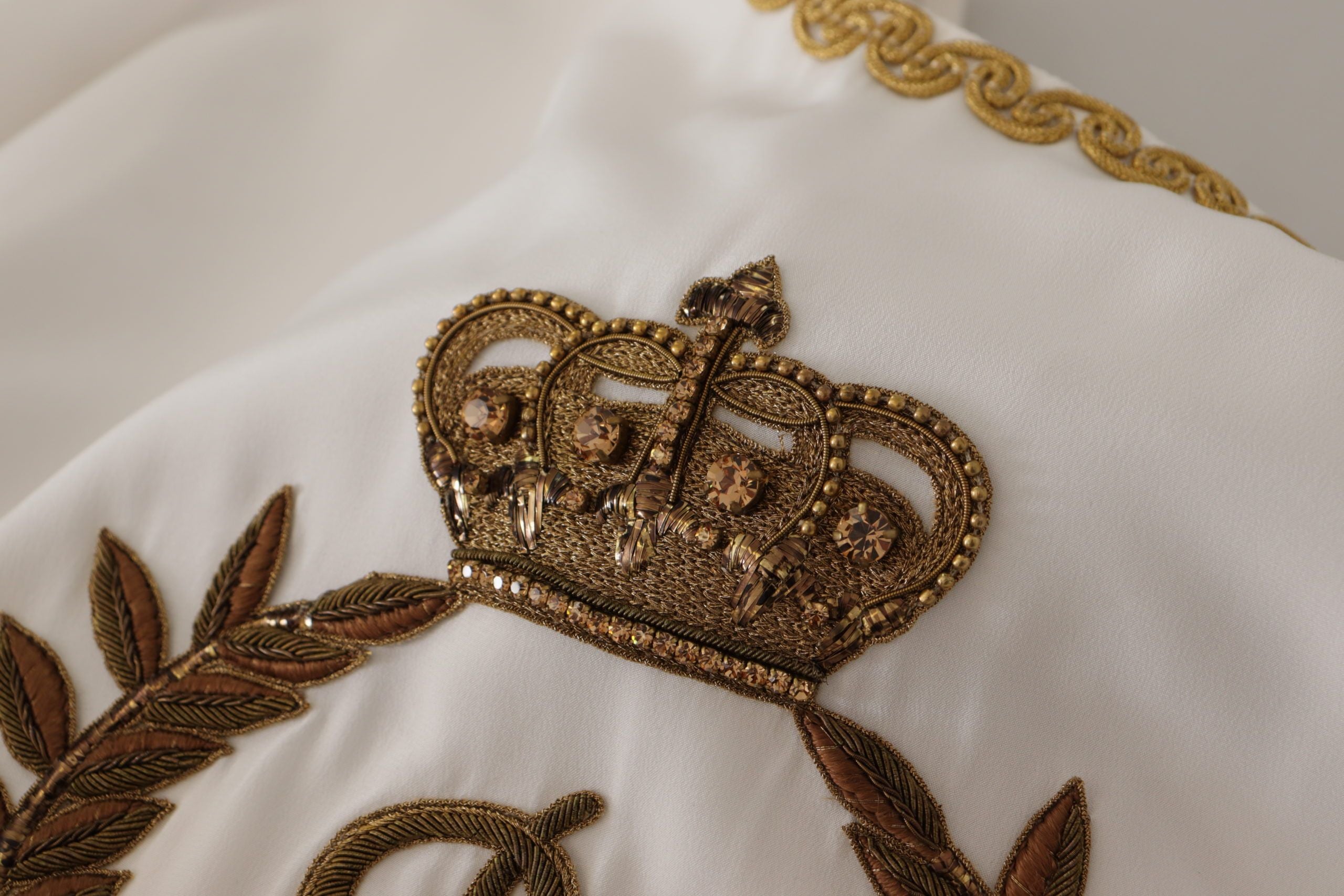 Blusa Top Dolce & Gabbana in Seta Bianca con Corona DG Dorata e Cristalli