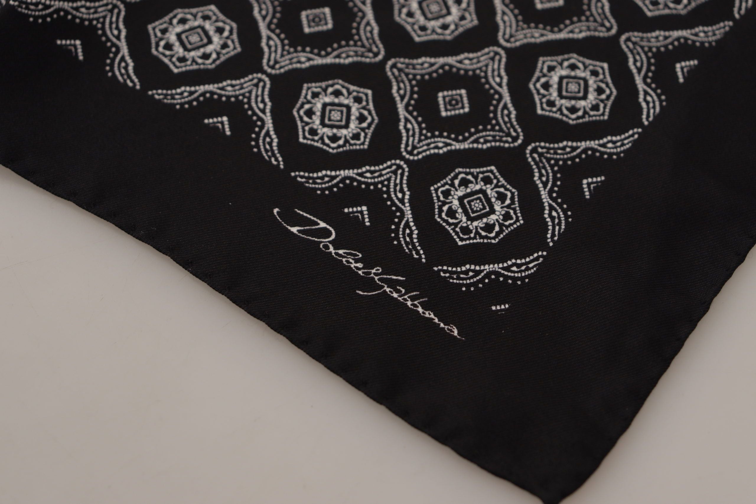 Fazzoletto/Sciarpa Quadrata Nera Dolce & Gabbana con Fantasia Geometrica