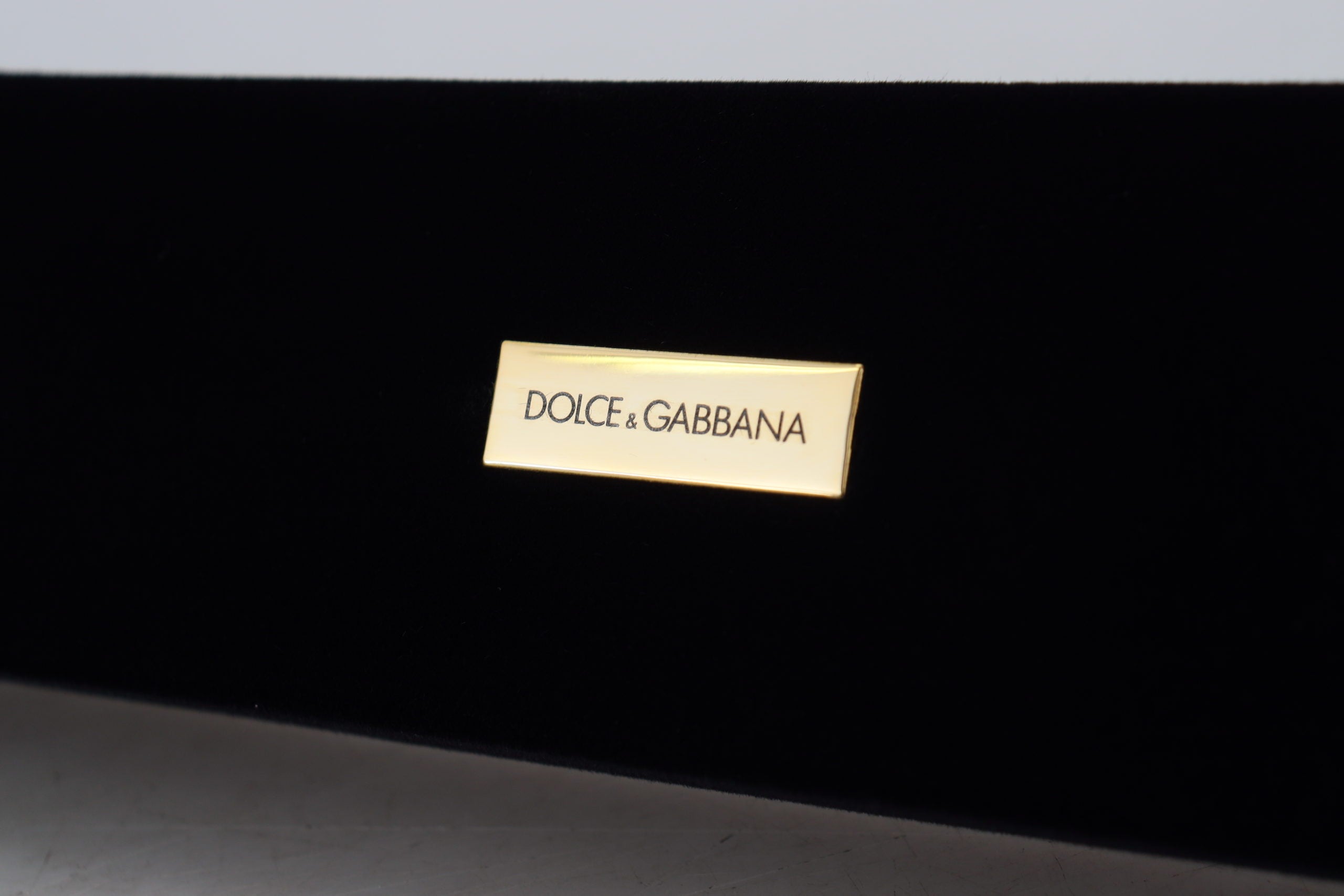 Dolce & Gabbana Cofanetto Portagioie Bracciale in Velluto Nero con Logo