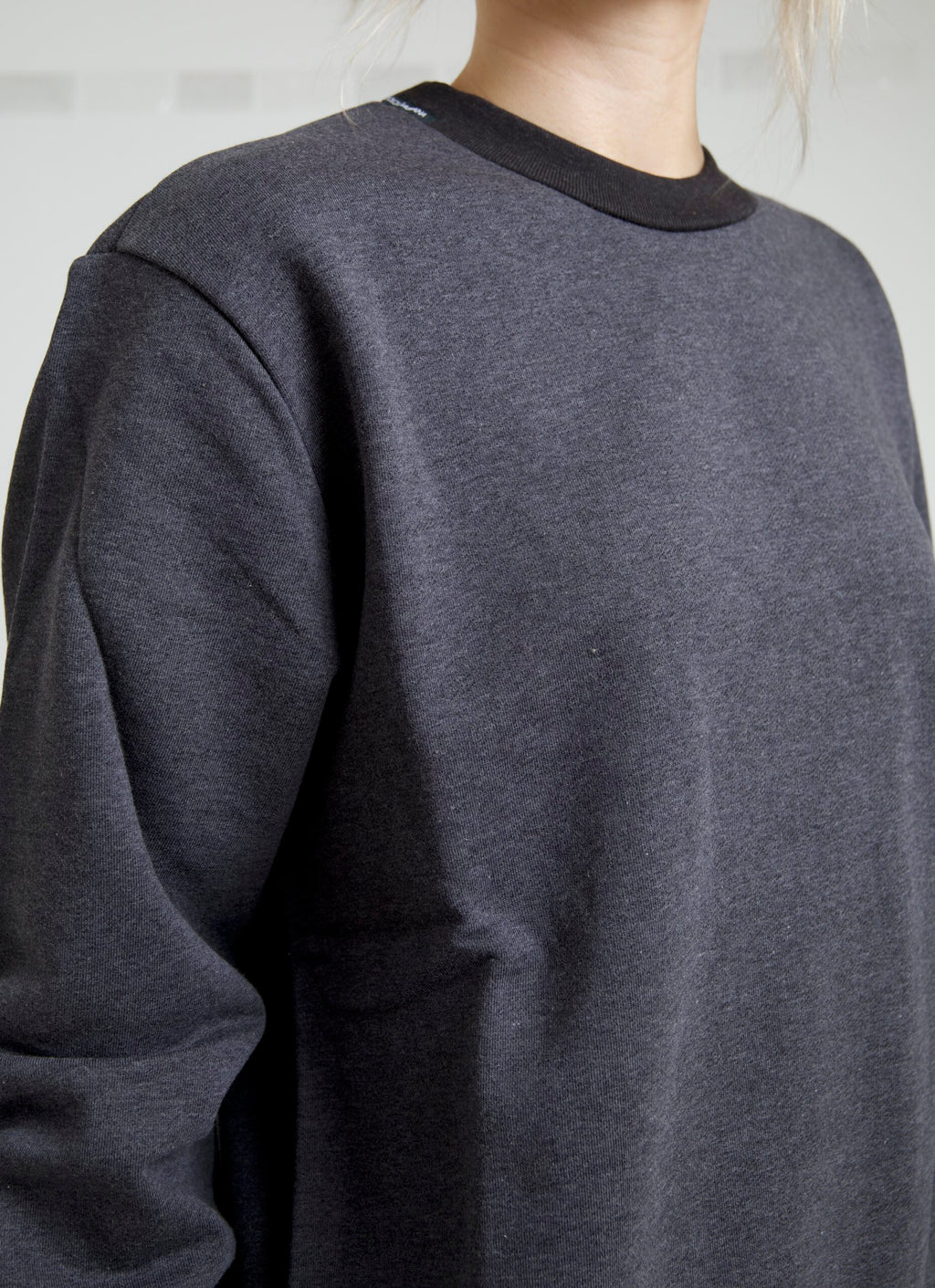 Maglione Dolce & Gabbana girocollo in cotone grigio scuro