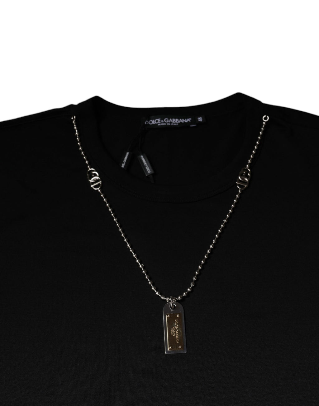 T-shirt Dolce & Gabbana nera in cotone con collana decorativa