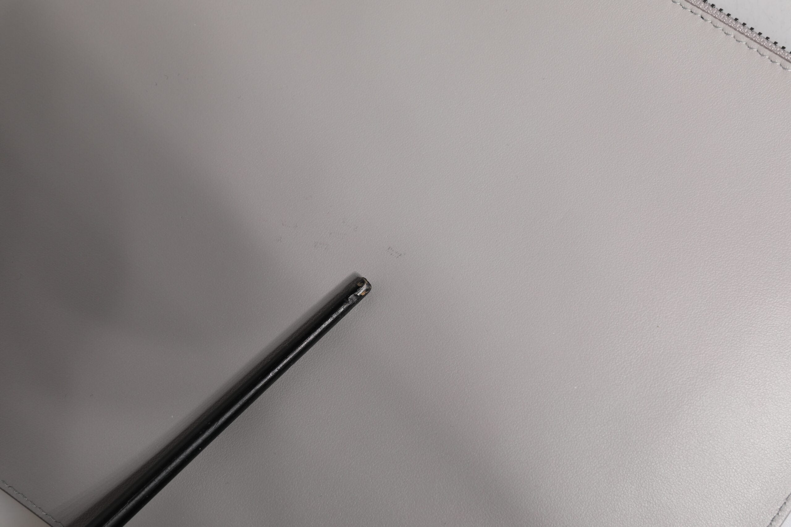 Dolce & Gabbana Borsa Clutch da Uomo con Logo DG in Pelle Grigia Tinta Unita con Cerniera
