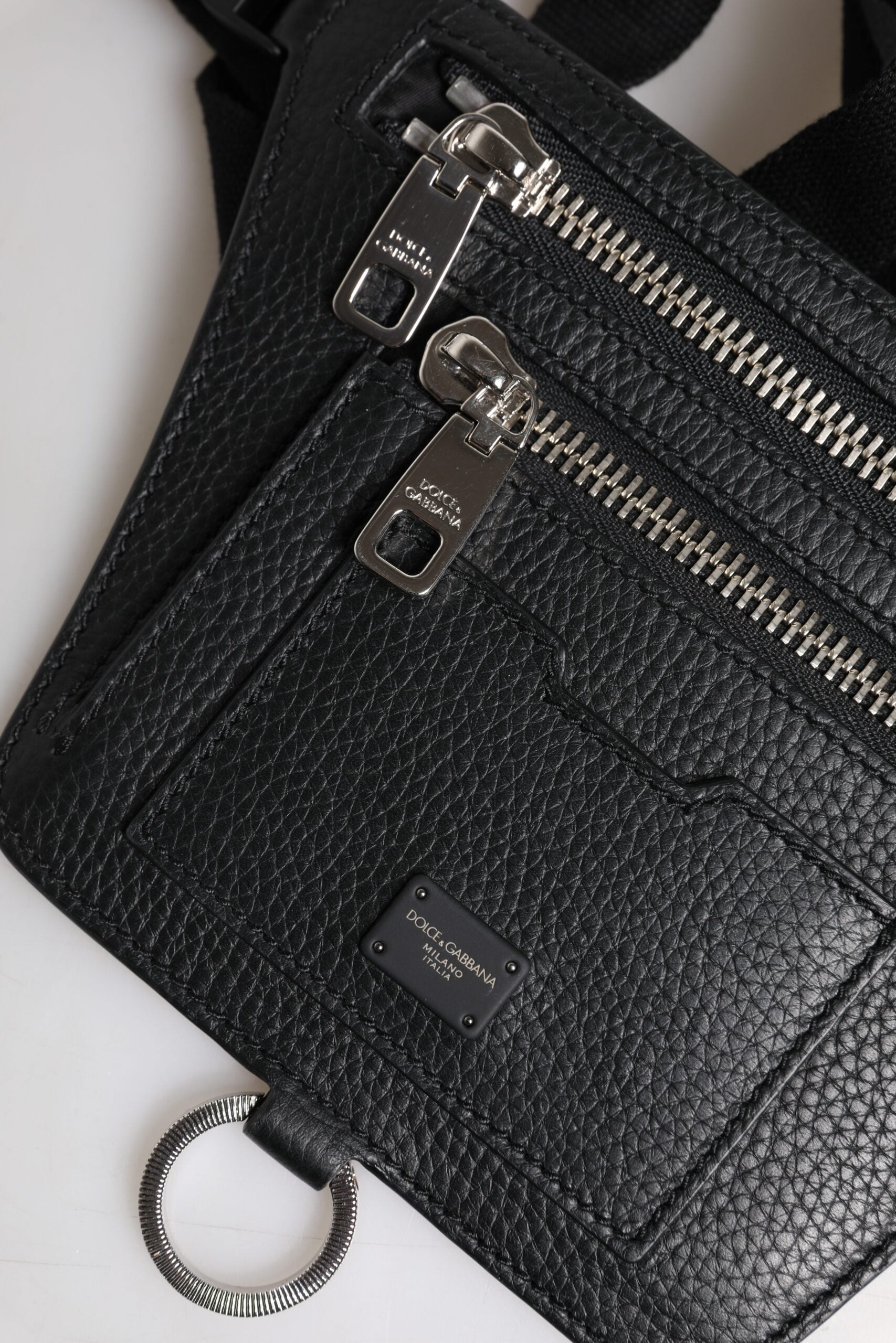 Marsupio da uomo Dolce & Gabbana in pelle di vitello nera con placca logo e cintura in vita