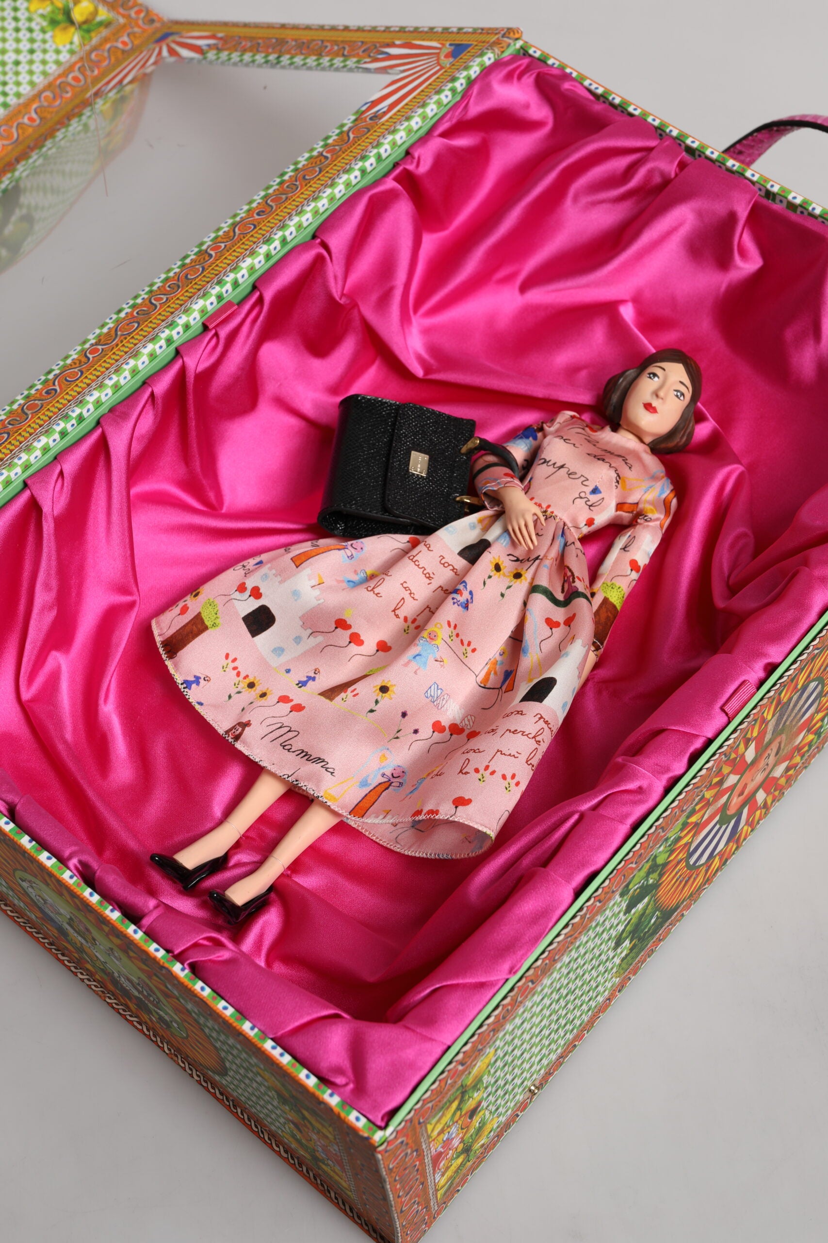 Dolce & Gabbana Vestito Rosa Ceramica Porcellana Moda Pelle Sicilia Bambole