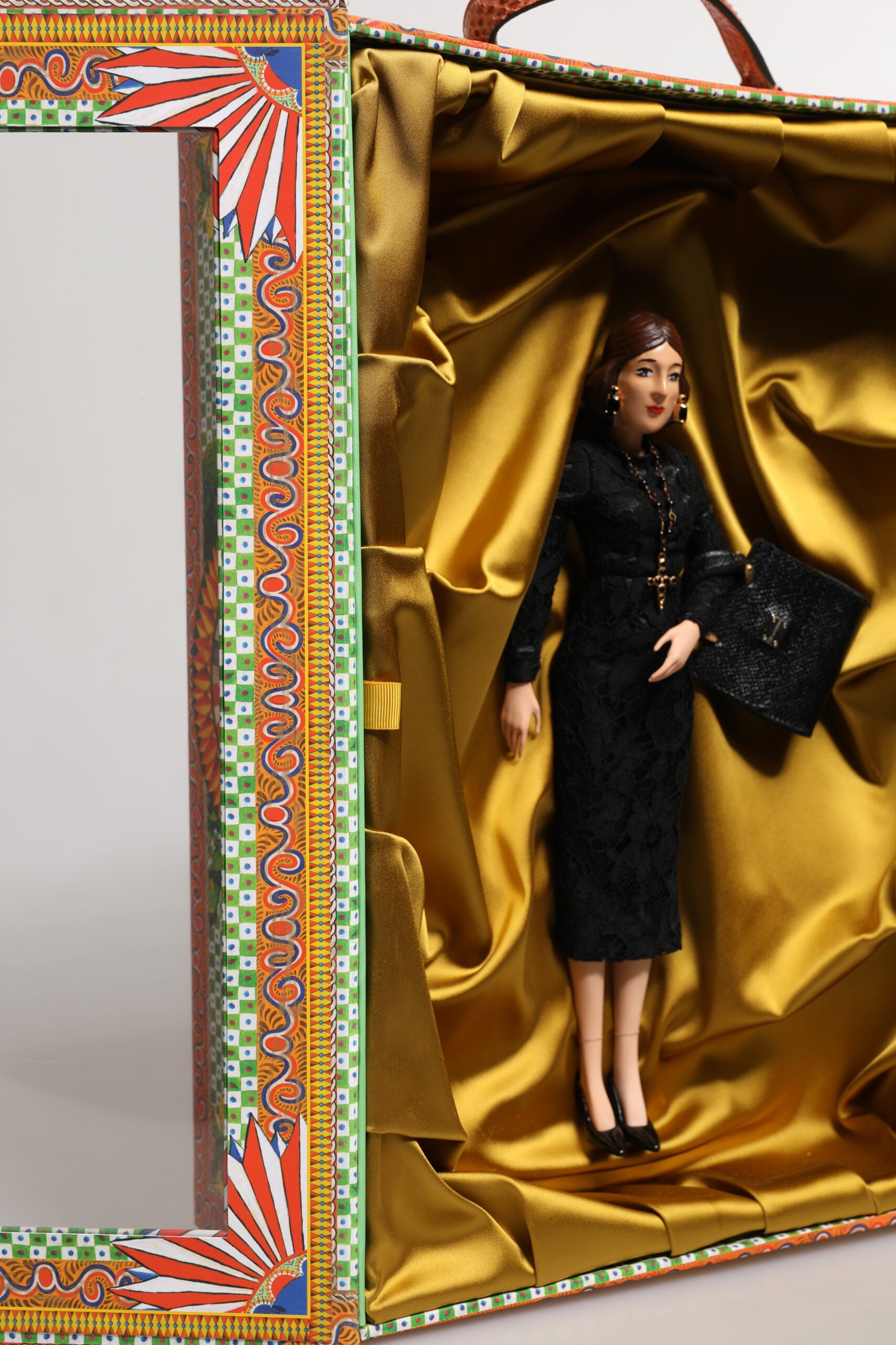 Bambole Dolce & Gabbana in Porcellana, Ceramica, Moda e Pelle Nere dalla Sicilia