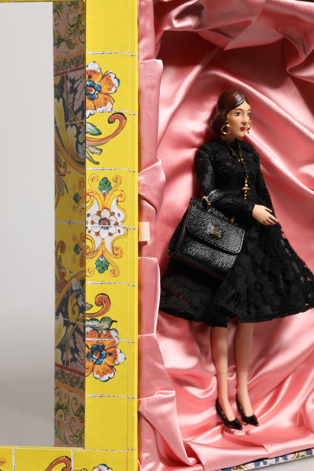 Dolce & Gabbana Abito Nero Ceramica Porcellana Moda Pelle Sicilia Bambole