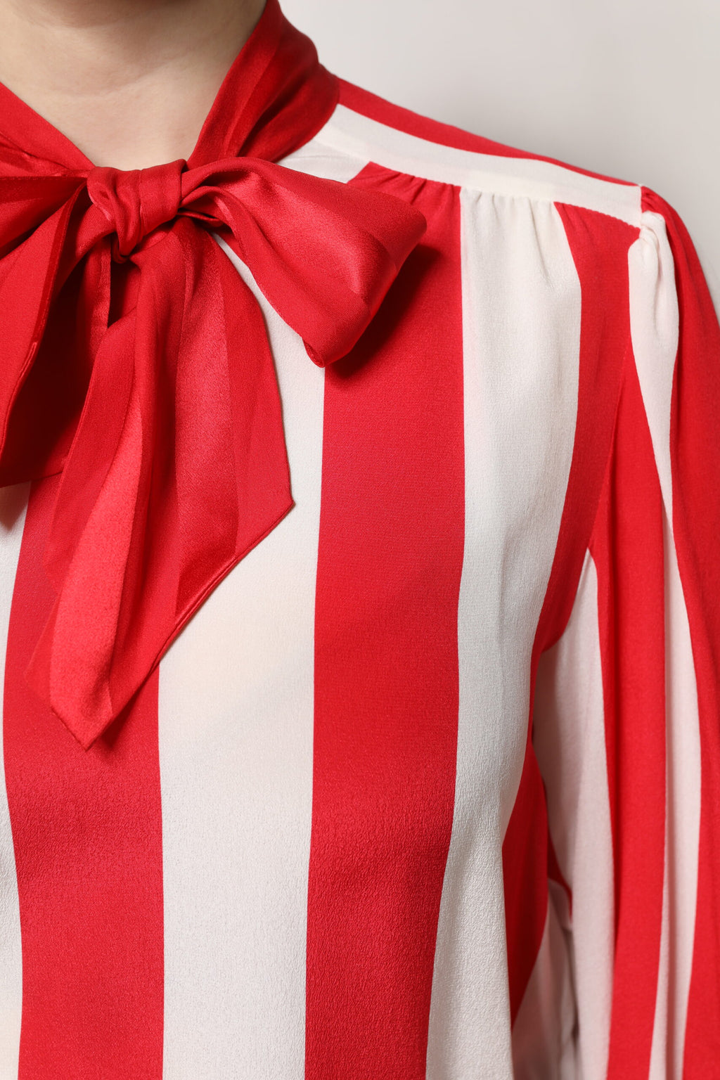 Camicetta con colletto Ascot a righe rosse e bianche Dolce & Gabbana