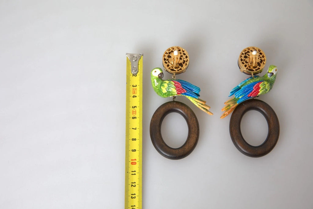 Orecchini Dolce & Gabbana multicolore con pappagallo in legno, ottone e cristalli