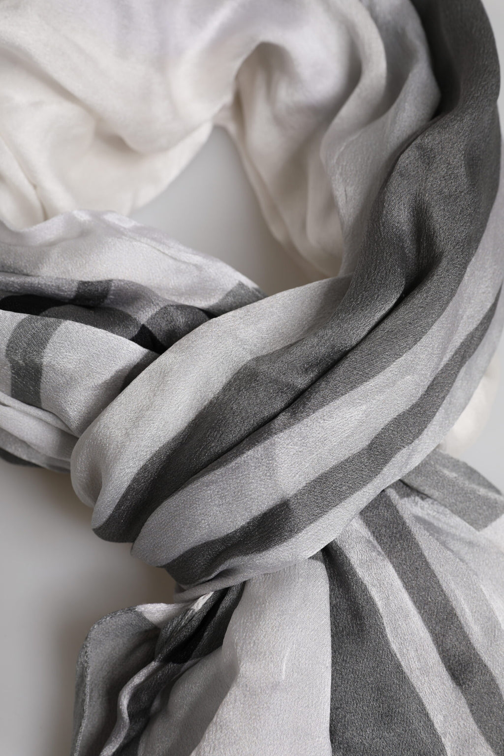 Sciarpa Foulard Dolce & Gabbana in Seta Bianca e Nera