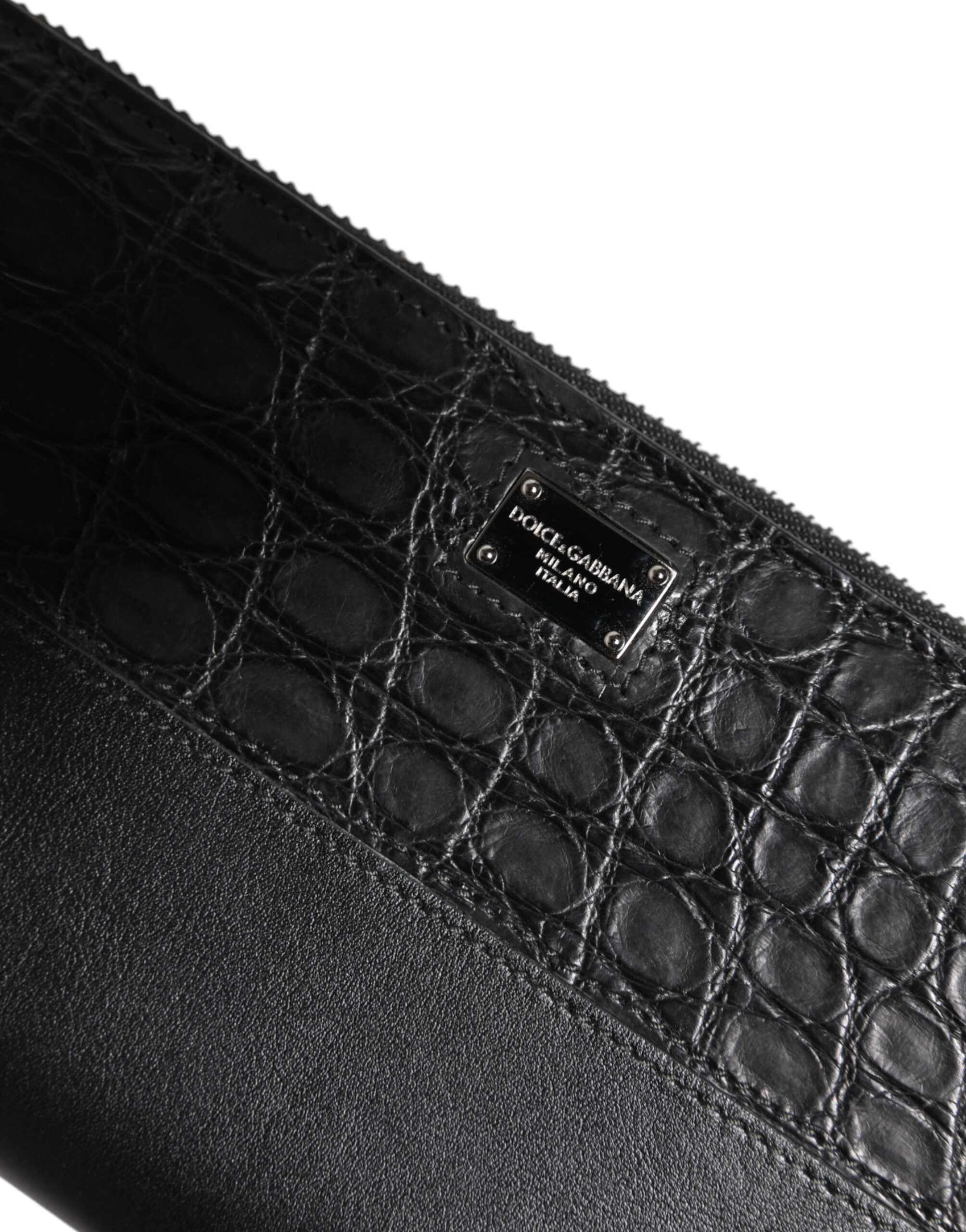 Portafoglio continentale Dolce & Gabbana con cerniera, placca logo in pelle nera
