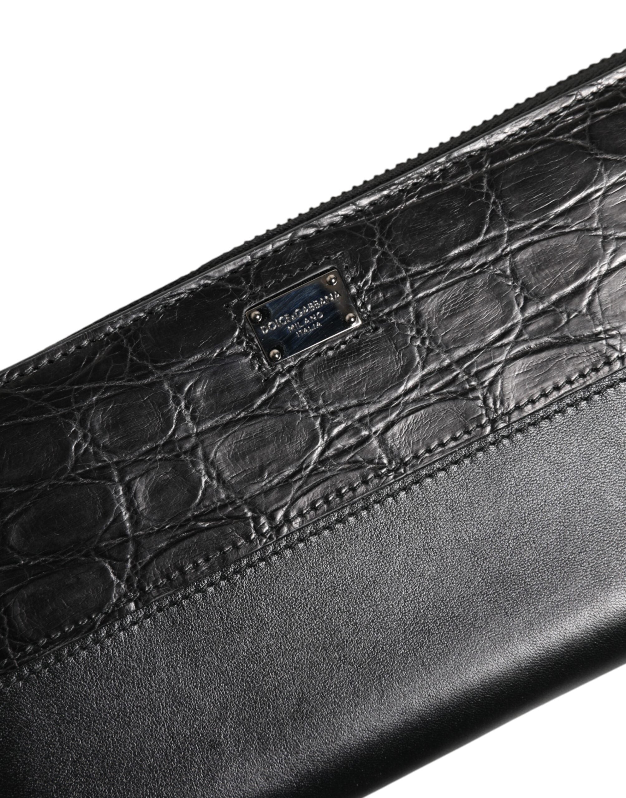 Portafoglio Continental Dolce & Gabbana in Pelle Nera con Logo a Placca con Cerniera Perimetrale