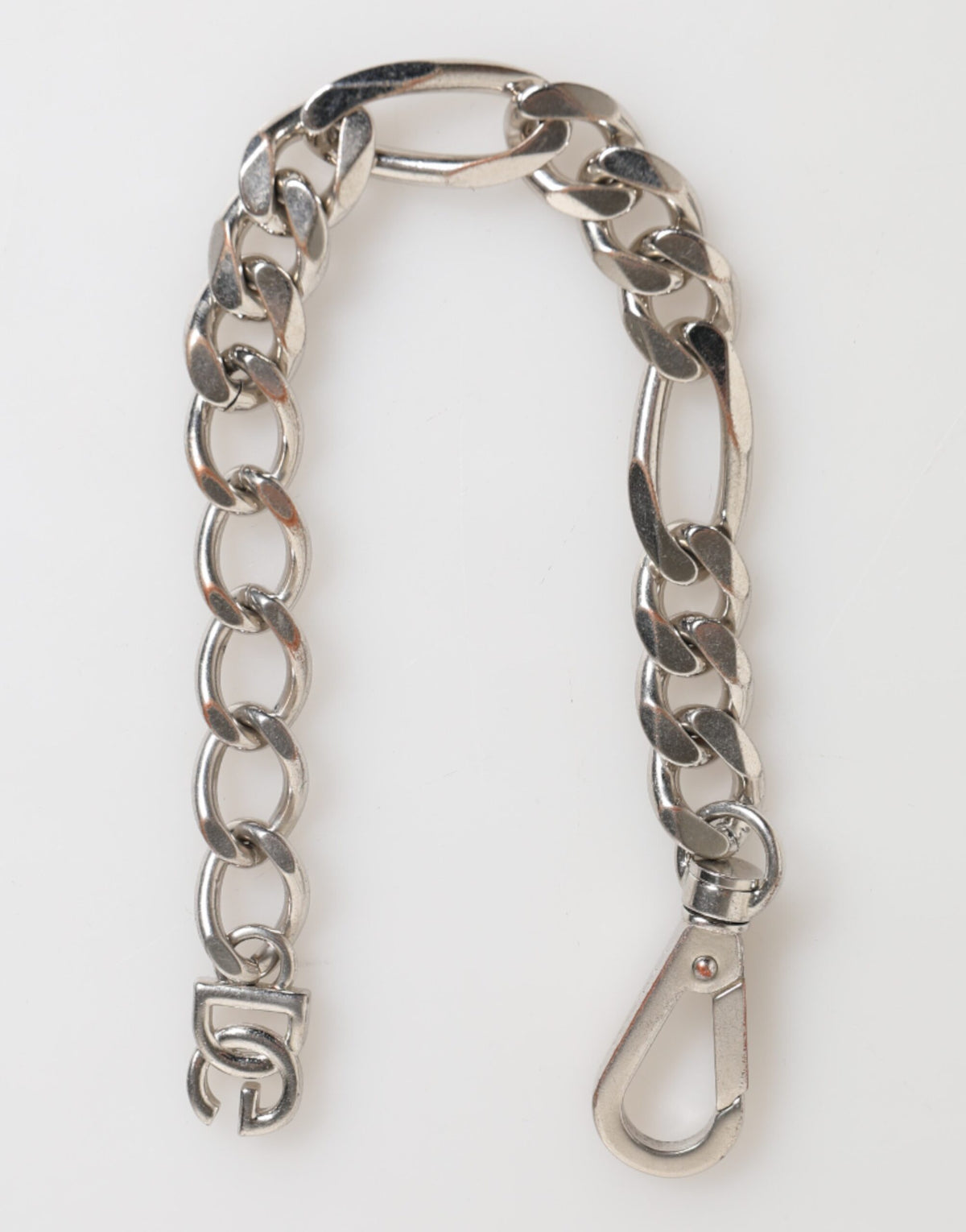 Dolce & Gabbana Bracciale con catena in ottone color argento, chiusura a moschettone e logo DG