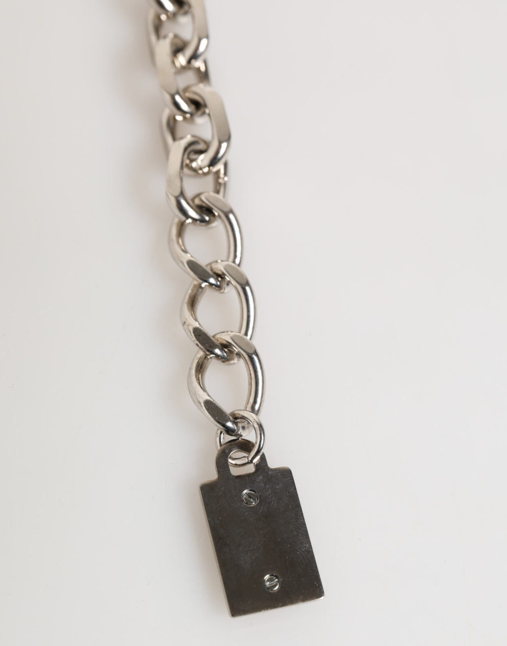 Bracciale da Uomo Dolce & Gabbana in Ottone con Catena Argentata, Perline e Chiusura a Moschettone con Logo