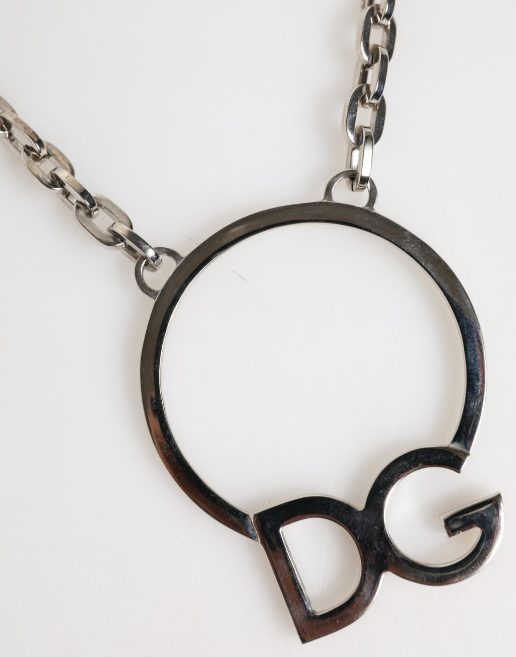 Dolce & Gabbana Collana da uomo con ciondolo a logo DG in ottone color argento e catena