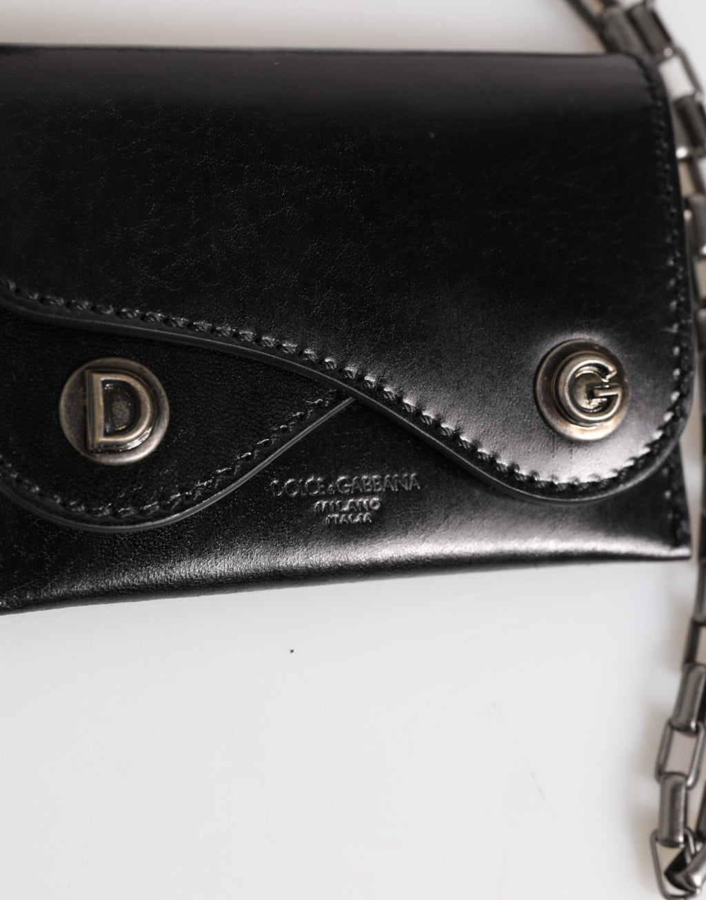 Dolce & Gabbana Portafoglio in Pelle di Cavallo Nera con Catena e Bottone Automatico Bifold Portacarte
