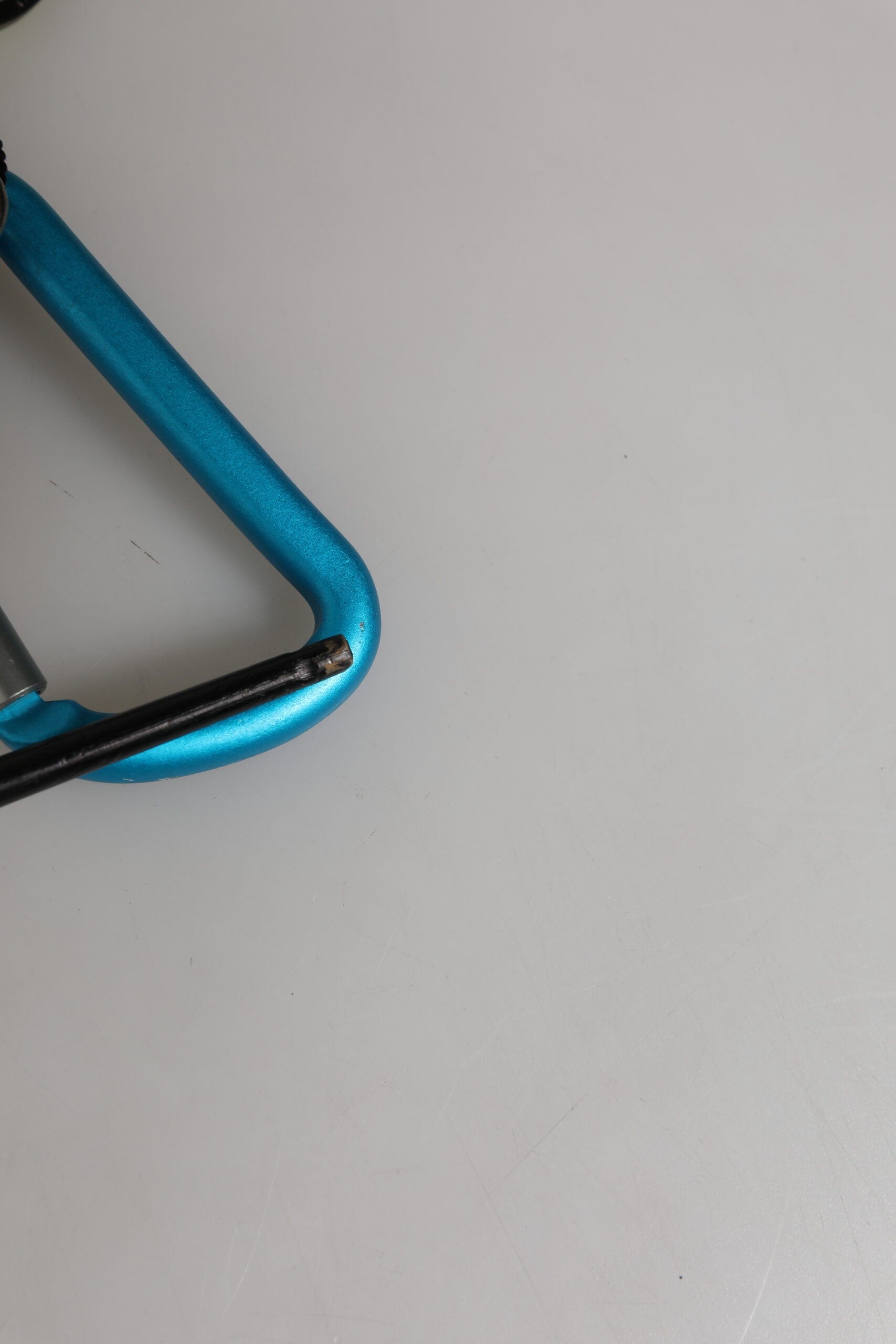 Portachiavi Dolce & Gabbana in Pelle Blu e Gialla con Nastro, Cordoncino e Logo DG