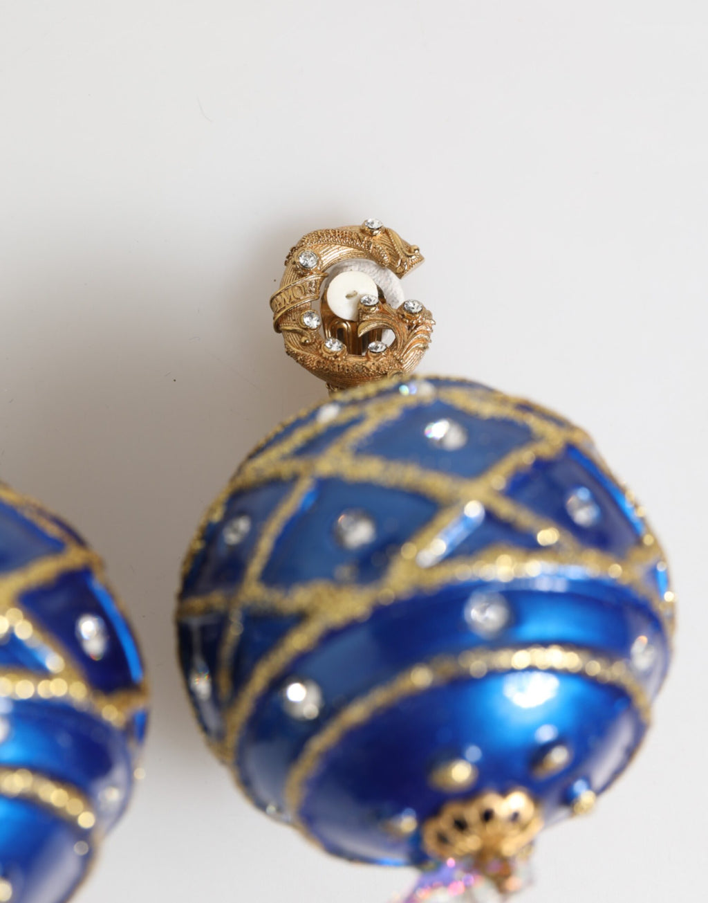 Orecchini a clip con pendente in cristallo a palla di Natale blu in ottone dorato Dolce & Gabbana