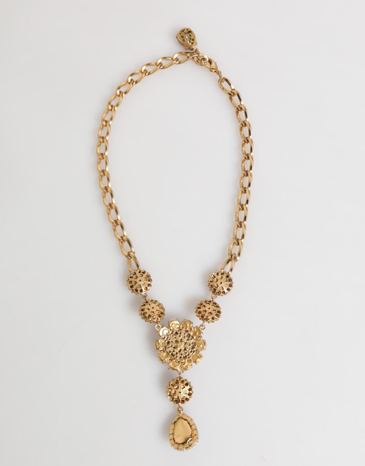 Collana con Pendente Floreale Dolce & Gabbana in Ottone Dorato, Cristalli e Perle Viola