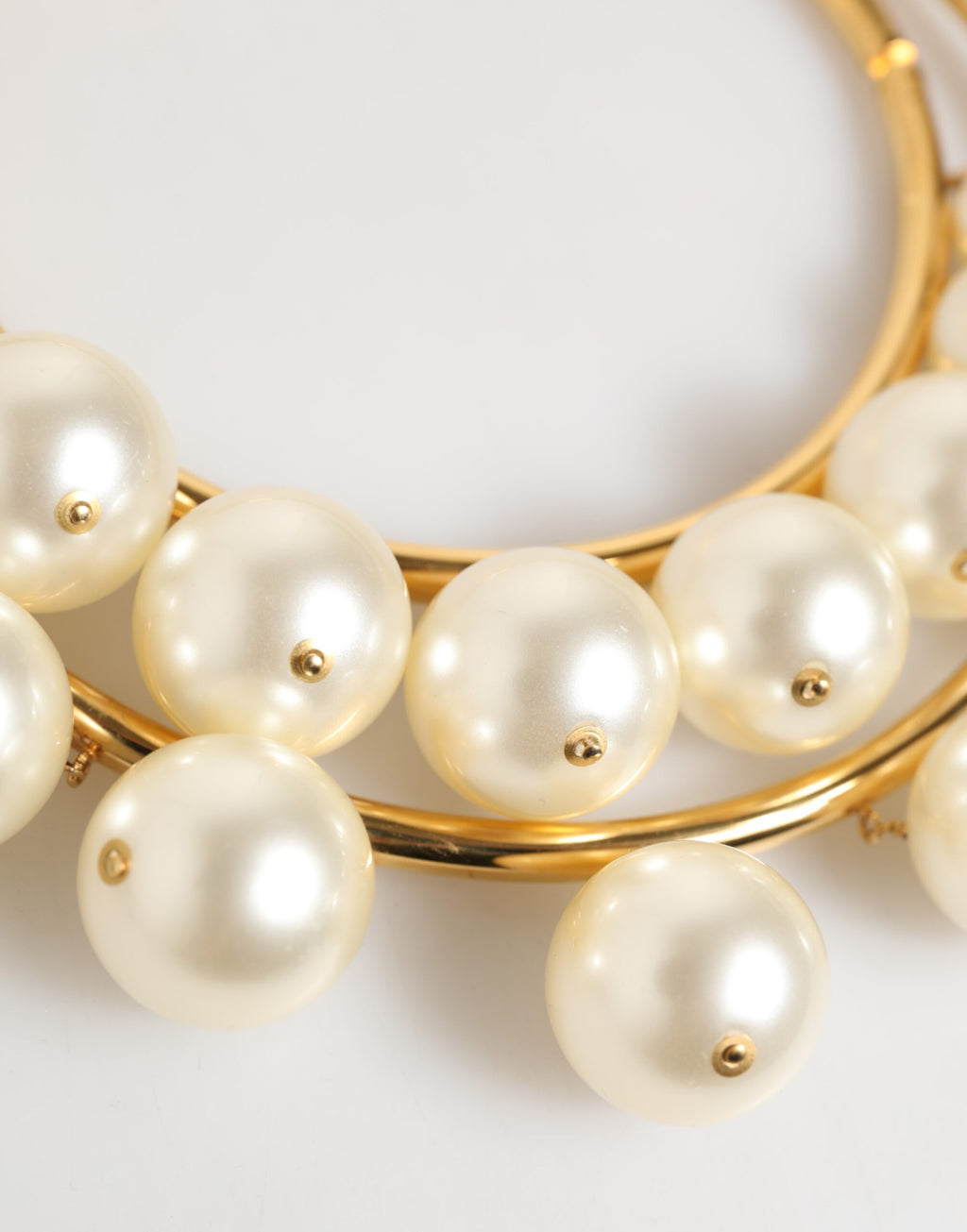 Dolce & Gabbana Collana di Lusso Statement in Ottone Dorato, Perle Finte e Cristalli