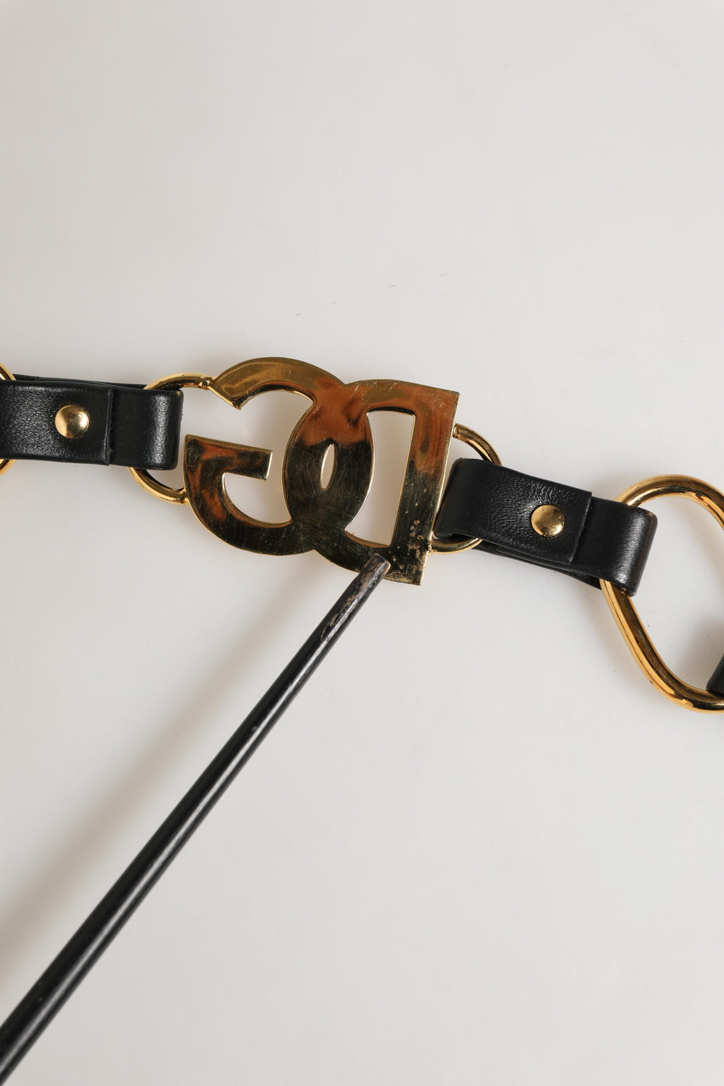 Dolce & Gabbana Tracolla Accessoria in Pelle Nera con Catena Dorata