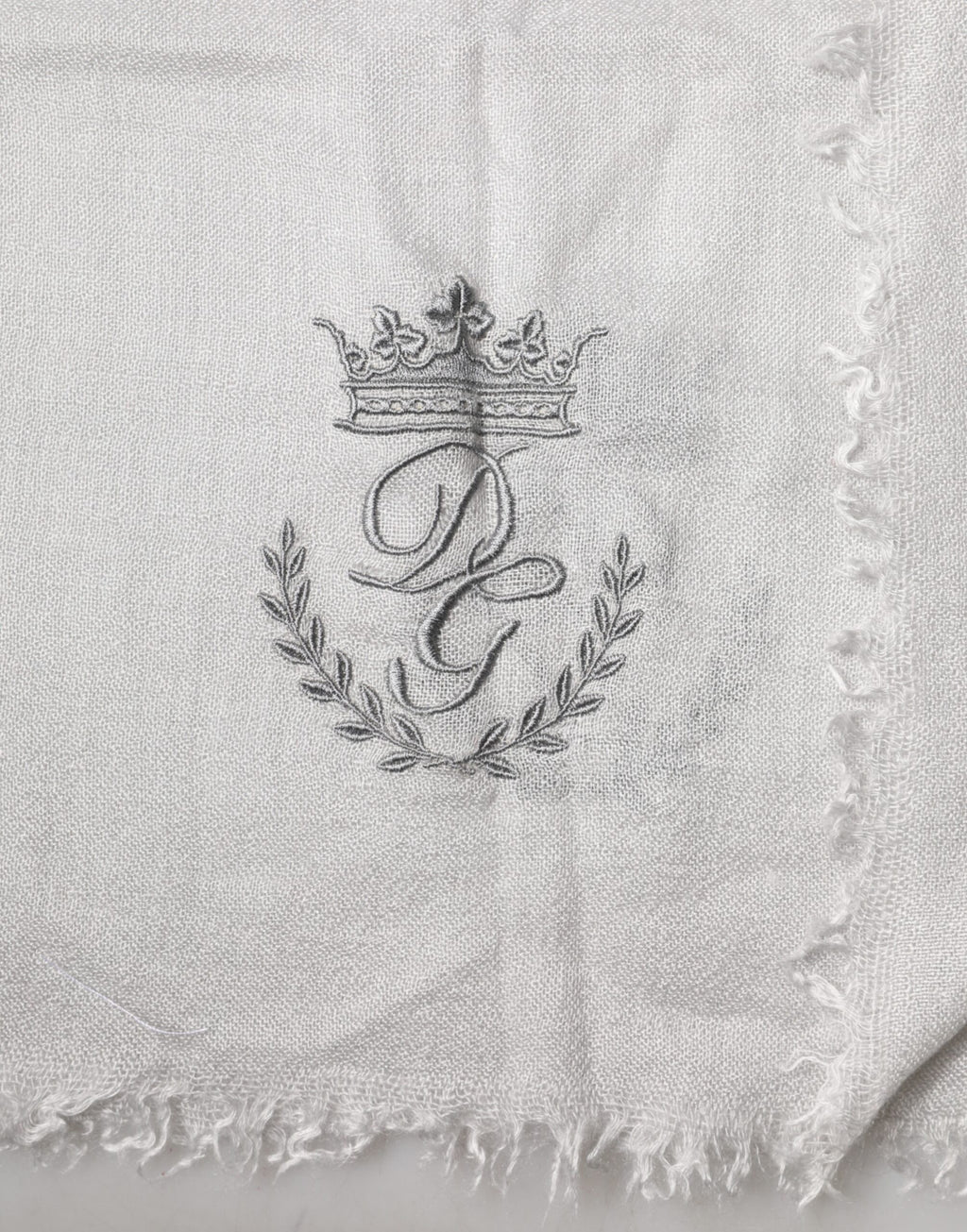 Sciarpa a collo avvolgente in cashmere lavorato a maglia grigio Dolce & Gabbana